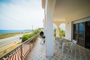 Standard-Haus, Mehrere Schlafzimmer (Casa Panorama 1 In Front Of The Sea) | Speisen im Freien