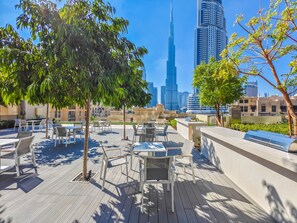BBQ/picnic area - Cityscape Splendor Lavish 1BR Uptown  (Dubai)