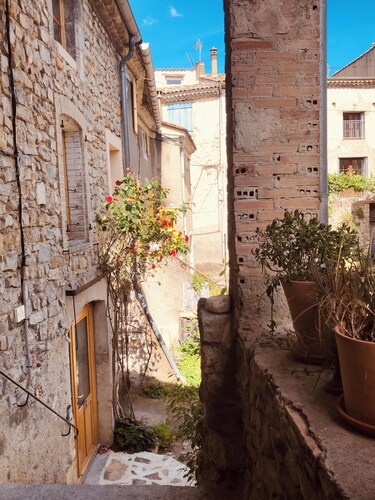 Maison de Village , Idéal Pour Profiter des Activités de Plein air ou Farniente!