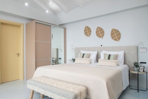 1 bedroom, iron/ironing board, travel cot, free WiFi - Beach Villa Cavo - with private sea access (Zakynthos)