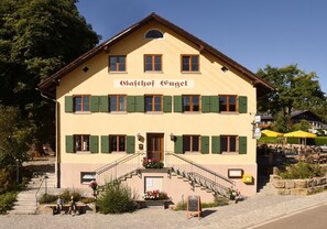Front of property - Alps Hostel (Pfronten)