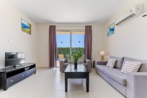 Sea Point Villas 3 Bed villa - Villa Chrisanthi | Living area - Sea Point Villas (Pegeia)