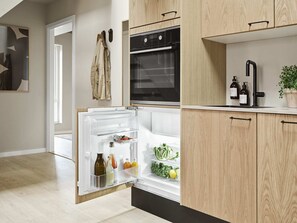Fridge, oven, stovetop, dishwasher - Aura Apartment Hotel | Charming Loft for 6 (Aarhus)