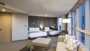 1 habitación, caja de seguridad en la habitación y escritorio