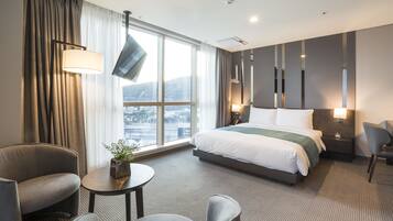 Premier Double Room, 1 King Bed | 1 bedroom, in-room safe, desk, blackout curtains