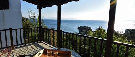 Villa, 4 Bedrooms, Balcony, Garden View | Balcony