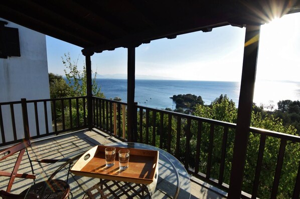 Balcony - Traditional Luxury House In Pelion "erato" (South Pelion)