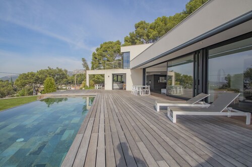 Villa Moderne Piscine vue mer 6 Personnes Quartier Residenciel Faron