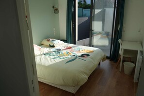 4 bedrooms, desk, WiFi - Maison Contemporaine aux Portes de Brest (BOHARS)
