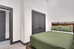 3 quartos, ferros/tábuas de passar roupa, Wi-Fi, roupa de cama