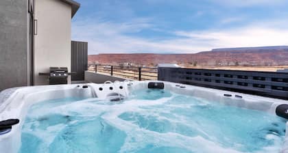 Vizcaya #2 - Moab's Newest Luxury Rental (Hot Tub)