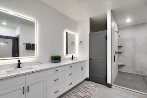 تجهيزات دش، مجففات شعر، مناشف