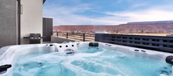 Vizcaya #6 - Moab's Newest Luxury Rental (Hot Tub)