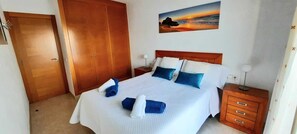 1 chambre, fer et planche à repasser, lit parapluie, Wi-Fi gratuit