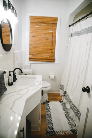 Towels, soap, shampoo, toilet paper