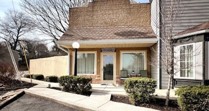 Haven at Hazel~Downtown Bungalow, cozy quarters for up to four, farmhouse chic.