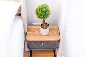 Bügeleisen/Bügelbrett, kostenloses WLAN, Bettwäsche