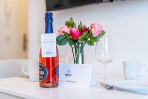 Food and drink - Strandnah. Modern. City (Sylt)