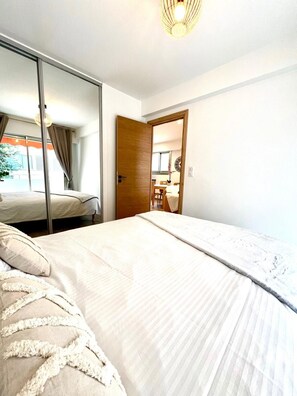 2 bedrooms, iron/ironing board, WiFi, bed sheets