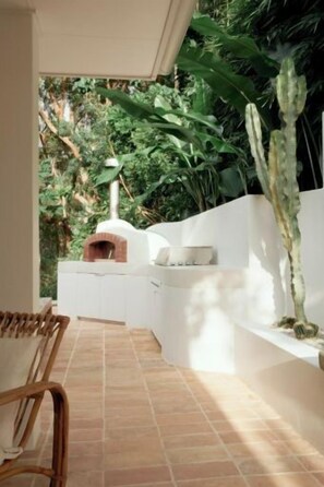 Terrace/patio - Byron Sanctuary- Luxe retreat (Byron Bay)