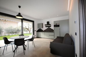 Interior - Aurora Deluxe - Two-room Apartment B2 - ApartmentsGarda (Garda)