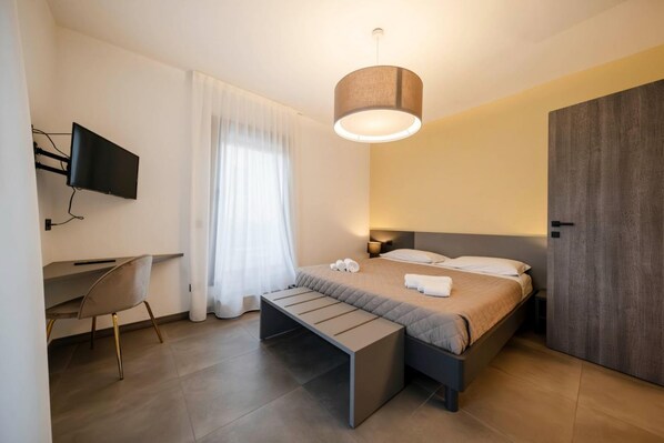 1 bedroom, iron/ironing board, WiFi, bed sheets - ApartmentsGarda - Residenza Garda Deluxe - A3 (Garda)