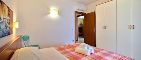 3 Schlafzimmer, Bügeleisen/Bügelbrett, WLAN, Bettwäsche