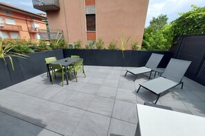 Outdoor dining - ApartmentsGarda - Residenza Garda Deluxe - A4 (Garda)