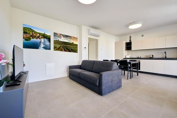 TV - ApartmentsGarda - Garda31 Residence - B10 (Garda)