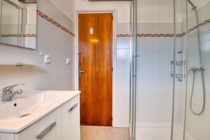 Shower, hair dryer, towels - MAX: House in l'Escala surrounded by nature (L'Escala)