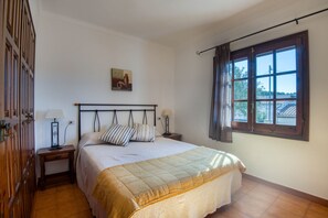 2 عدّة غرف نوم وواي فاي مجانًا وملاءات أسرّة