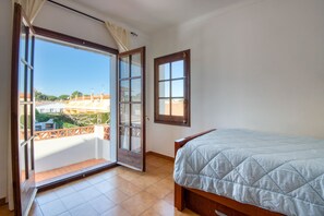 2 bedrooms, free WiFi, bed sheets - RICABELLA : Beautiful holiday home in l'Escala in a quiet area (L'Escala)
