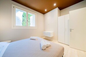 1 bedroom, iron/ironing board, WiFi, bed sheets - ApartmentsGarda - L' Isola Blu - Morea (Garda)