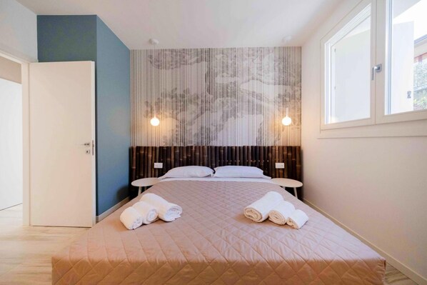 1 bedroom, iron/ironing board, WiFi, bed sheets - ApartmentsGarda - L' Isola Blu - Morea (Garda)