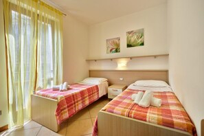 3 slaapkamers, een strijkplank/strijkijzer, wifi, beddengoed