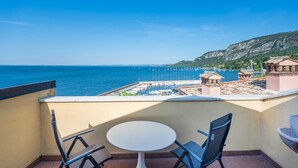 Outdoor dining - ApartmentsGarda - Baia Del Garda 5 (Garda)
