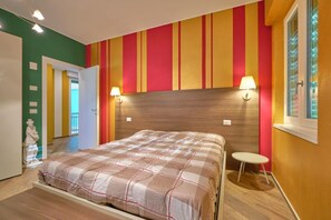 2 bedrooms, iron/ironing board, WiFi, bed sheets - ApartmentsGarda - Antiche Mura - D'Annunzio (Garda)