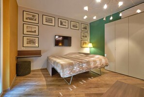 2 bedrooms, iron/ironing board, WiFi, bed sheets - ApartmentsGarda - Antiche Mura - D'Annunzio (Garda)