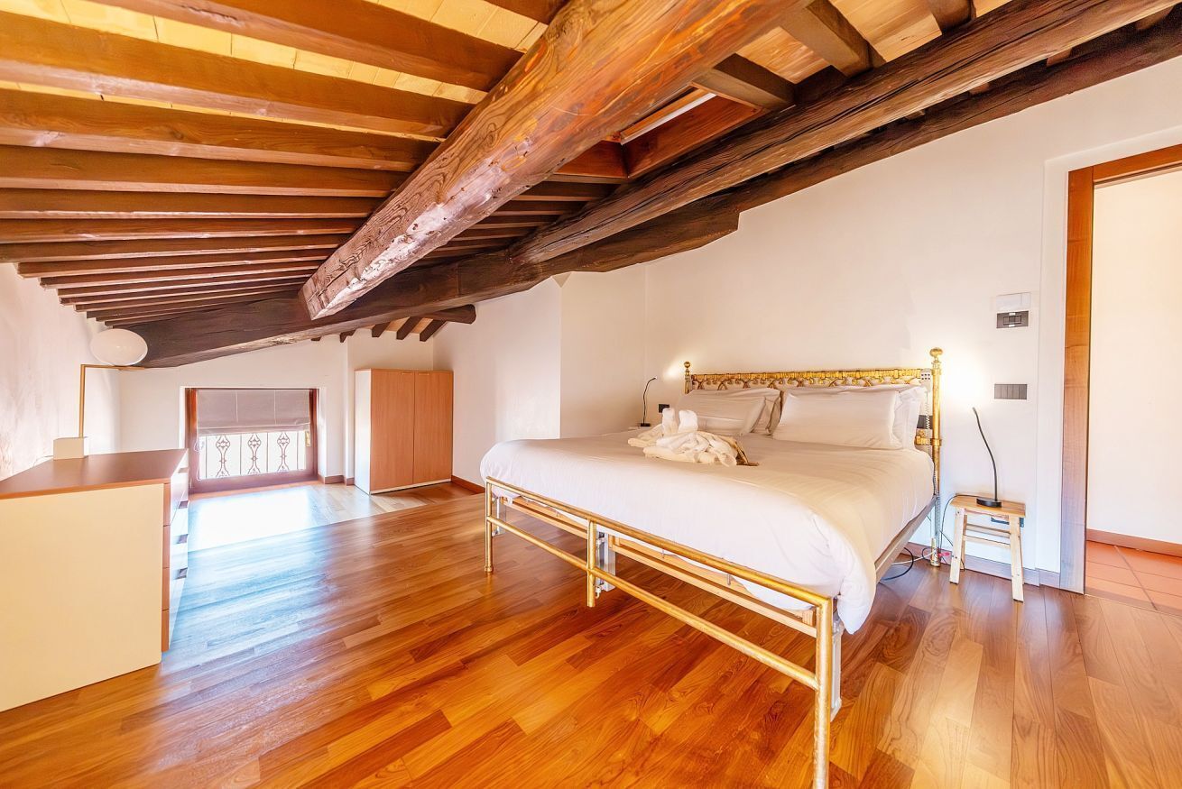 3 chambres, fer et planche à repasser, Wi-Fi, draps fournis