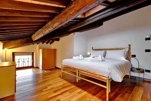 2 slaapkamers, een strijkplank/strijkijzer, wifi, beddengoed