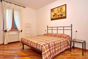 2 bedrooms, iron/ironing board, WiFi, bed sheets - ApartmentsGarda - Baia D'Argento 12 (Costermano)