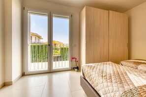 2 quartos, ferros/tábuas de passar roupa, Wi-Fi, roupa de cama
