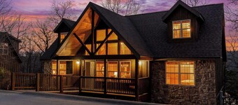 America's Cabin! 3 Pools! By Silver Dollar City!