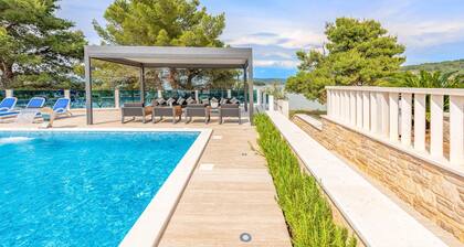 Awesome apartment in Mrljane