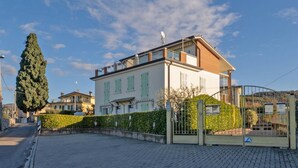 Exterior - ApartmentsGarda - Rosa Chiarè (Bardolino)