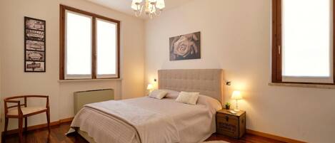 2 chambres, fer et planche Ă repasser, Wi-Fi, draps fournis
