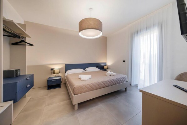 1 bedroom, iron/ironing board, WiFi, bed sheets - ApartmentsGarda - Residenza Garda Deluxe - A2 (Garda)