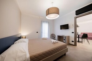 1 bedroom, iron/ironing board, WiFi, bed sheets - ApartmentsGarda - Residenza Garda Deluxe - A2 (Garda)