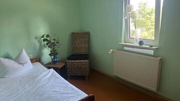 6 bedrooms, free WiFi, bed sheets