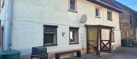 المنشأة من الخارج